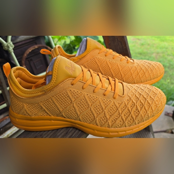 Mango Men's Vibrant Techloom Phantom APL Sneakers - Picture 1 of 13